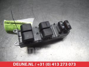 Używane Przelacznik combi okienny Toyota Verso S 1.33 16V Dual VVT-I Cena € 50,00 Procedura marży oferowane przez V.Deijne Jap.Auto-onderdelen BV