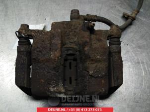 Begagnade Främre bromsok, vänster Honda CR-V (RD1/3) 2.0i 16V VTEC Pris € 35,00 Marginaltabell erbjuds av V.Deijne Jap.Auto-onderdelen BV