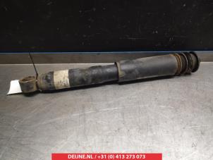 Gebruikte Schokdemper rechts-voor Toyota Land Cruiser 100 (J10) 4.2 TDI 100 24V Prijs € 75,00 Margeregeling aangeboden door V.Deijne Jap.Auto-onderdelen BV