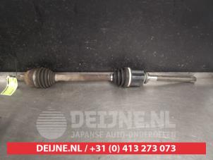 Gebruikte Aandrijfas rechts-voor Mitsubishi ASX 1.8 DI-D HP MIVEC 16V 4x4 Prijs € 75,00 Margeregeling aangeboden door V.Deijne Jap.Auto-onderdelen BV