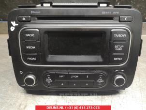 Begagnade Radio Kia Carens IV (RP) 1.7 CRDi 16V Pris € 150,00 Marginaltabell erbjuds av V.Deijne Jap.Auto-onderdelen BV