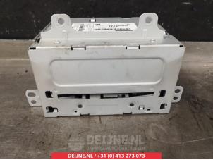 Gebruikte Radio Chevrolet Orlando (YYM/YYW) 2.0 D 16V Prijs € 50,00 Margeregeling aangeboden door V.Deijne Jap.Auto-onderdelen BV