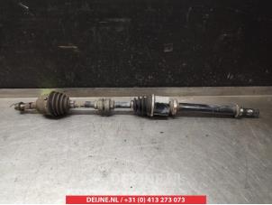 Gebruikte Aandrijfas rechts-voor Nissan Micra (K12) 1.5 dCi 68 Prijs € 50,00 Margeregeling aangeboden door V.Deijne Jap.Auto-onderdelen BV