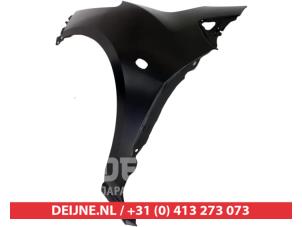 Nya Framskärm, vänster Mazda 2. Pris € 42,02 Inklusive moms erbjuds av V.Deijne Jap.Auto-onderdelen BV