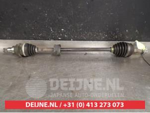 Begagnade Drivaxel, höger fram Daihatsu Cuore (L251/271/276) 1.0 12V DVVT Pris € 35,00 Marginaltabell erbjuds av V.Deijne Jap.Auto-onderdelen BV
