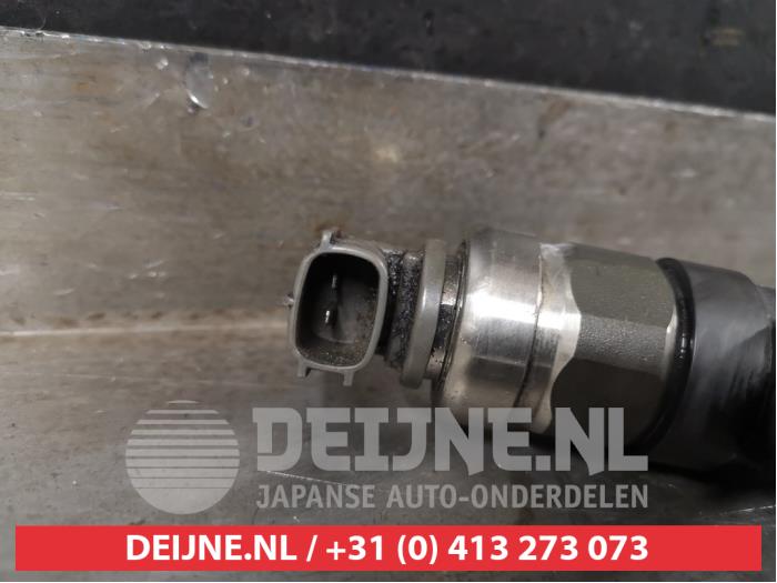 Insprutare (diesel) från en Toyota Avensis (T25/B1D) 2.0 16V D-4D 2004