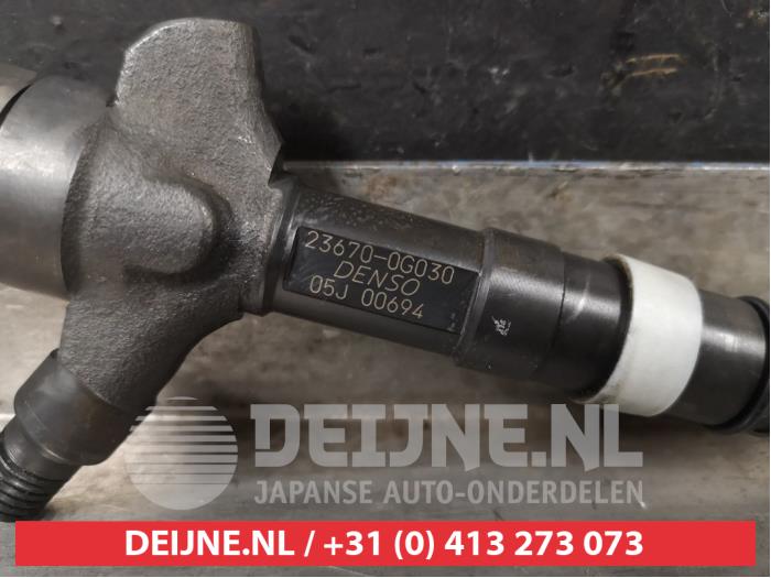 Insprutare (diesel) från en Toyota Avensis (T25/B1D) 2.0 16V D-4D 2004