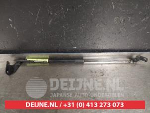 Begagnade Gasfjäder, vänster bak Nissan Qashqai (J10) 1.5 dCi Pris € 15,00 Marginaltabell erbjuds av V.Deijne Jap.Auto-onderdelen BV