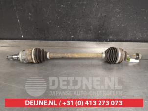 Gebruikte Aandrijfas links-voor Suzuki Celerio (LF) 1.0 12V Prijs € 75,00 Margeregeling aangeboden door V.Deijne Jap.Auto-onderdelen BV