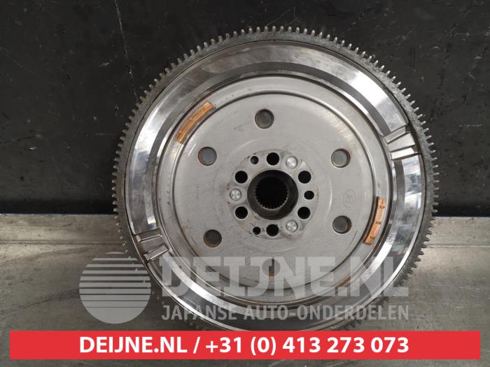 Svänghjul från en Nissan Qashqai (J11) 1.3 DIG-T 160 16V 2019