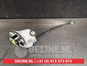 Gebruikte Deurslot Mechaniek 4Deurs links-achter Toyota Aygo (B40) 1.0 12V VVT-i Prijs € 35,00 Margeregeling aangeboden door V.Deijne Jap.Auto-onderdelen BV