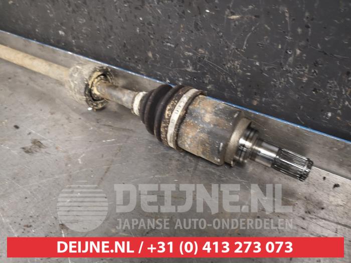 Drivaxel, höger fram från en Suzuki Celerio (LF) 1.0 12V 2016