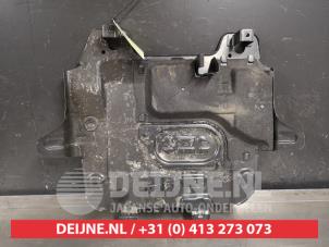 Begagnade Motorskyddspanel Toyota Land Cruiser (J15) 2.8 D-4D 16V Euro 6 Pris € 75,00 Marginaltabell erbjuds av V.Deijne Jap.Auto-onderdelen BV