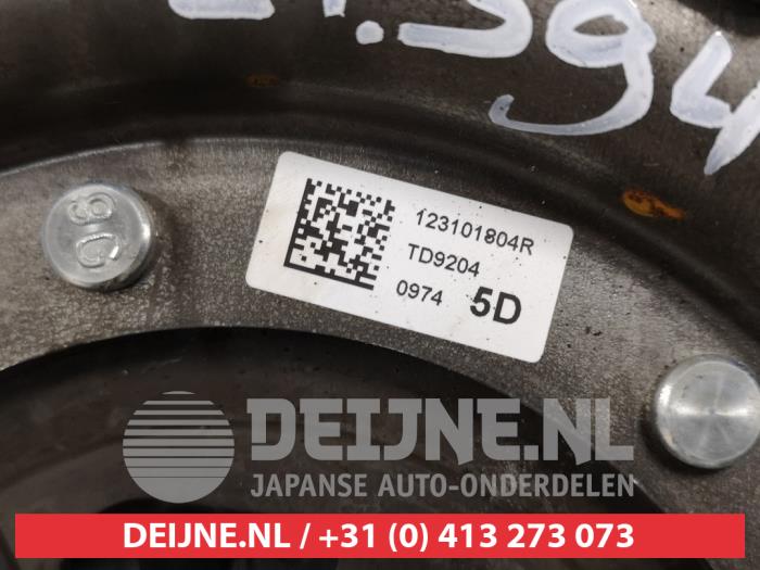 Svänghjul från en Nissan Qashqai (J11) 1.3 DIG-T 140 16V 2019