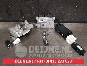 Gebruikte Set Cilindersloten (compleet) Mazda CX-5 II (KF) 2.0 SkyActiv-G 165 16V 2WD Prijs op aanvraag aangeboden door V.Deijne Jap.Auto-onderdelen BV