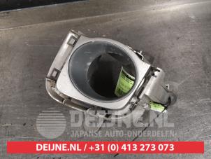 Begagnade Stötfångargrill Toyota Prius (ZVW3) 1.8 16V Pris € 25,00 Marginaltabell erbjuds av V.Deijne Jap.Auto-onderdelen BV