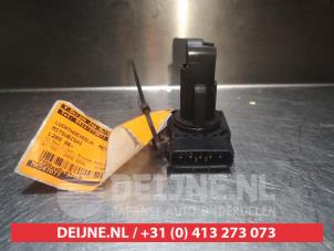 Używane Miernik ilosci powietrza Mitsubishi L-200 2.5 DI-D 4x4 Cena € 20,00 Procedura marży oferowane przez V.Deijne Jap.Auto-onderdelen BV