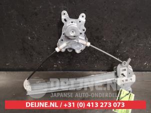 Używane Mechanizm szyby lewej tylnej wersja 4-drzwiowa Mitsubishi Outlander (CU) 2.0 16V 4x4 Cena € 35,00 Procedura marży oferowane przez V.Deijne Jap.Auto-onderdelen BV