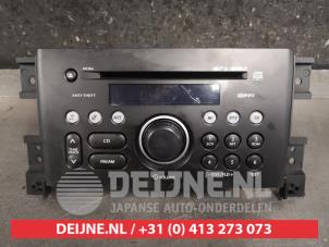 Gebruikte Radio Suzuki Grand Vitara II (JT) 2.0 16V Prijs € 50,00 Margeregeling aangeboden door V.Deijne Jap.Auto-onderdelen BV