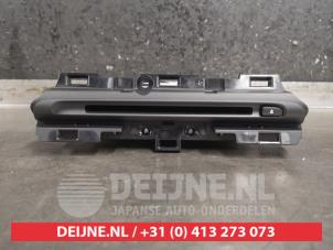 Gebruikte CD Speler Mazda CX-5 II (KF) 2.2 SkyActiv-D 150 16V 2WD Prijs € 100,00 Margeregeling aangeboden door V.Deijne Jap.Auto-onderdelen BV