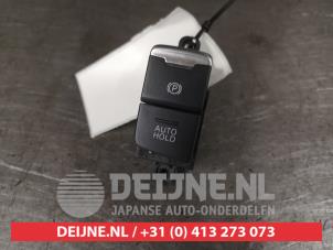 Gebruikte Handrem schakelaar Mazda CX-5 II (KF) 2.2 SkyActiv-D 150 16V 2WD Prijs € 35,00 Margeregeling aangeboden door V.Deijne Jap.Auto-onderdelen BV