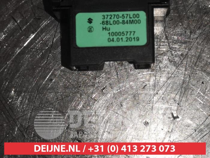 Dimljusbrytare från en Suzuki Vitara (LY/MY) 1.0 Booster Jet Turbo 12V 2019