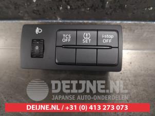 Gebruikte ASR schakelaar Mazda CX-5 I (KE,GH) 2.2 SkyActiv-D 150 16V 2WD Prijs op aanvraag aangeboden door V.Deijne Jap.Auto-onderdelen BV