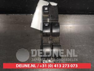 Gebruikte Combischakelaar ramen Mitsubishi Colt (Z2/Z3) 1.3 16V Prijs op aanvraag aangeboden door V.Deijne Jap.Auto-onderdelen BV