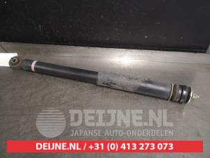 Gebruikte Schokbreker links-achter Suzuki Celerio (LF) 1.0 12V Dualjet Prijs € 30,00 Margeregeling aangeboden door V.Deijne Jap.Auto-onderdelen BV