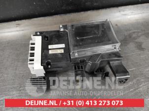 Begagnade Head-up-display (HUD) Toyota Prius Plus (ZVW4) 1.8 Hybrid 16V Pris på förfrågan erbjuds av V.Deijne Jap.Auto-onderdelen BV