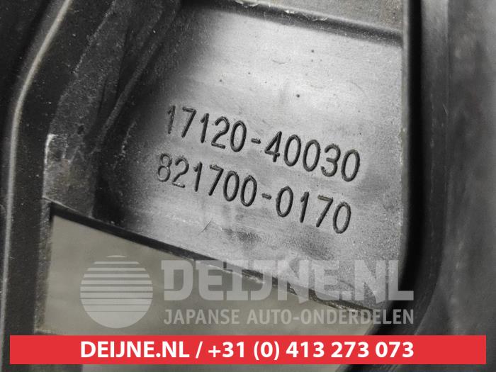 Insugsrör från en Toyota iQ 1.0 12V VVT-i 2009