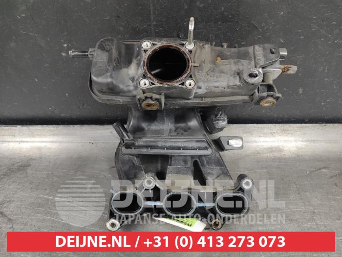 Insugsrör från en Toyota iQ 1.0 12V VVT-i 2009