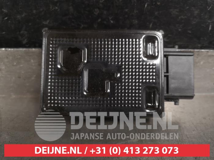 Elektrisk bränslemodul från en Toyota Yaris III (P13) 1.5 16V Dual VVT-iE 2018