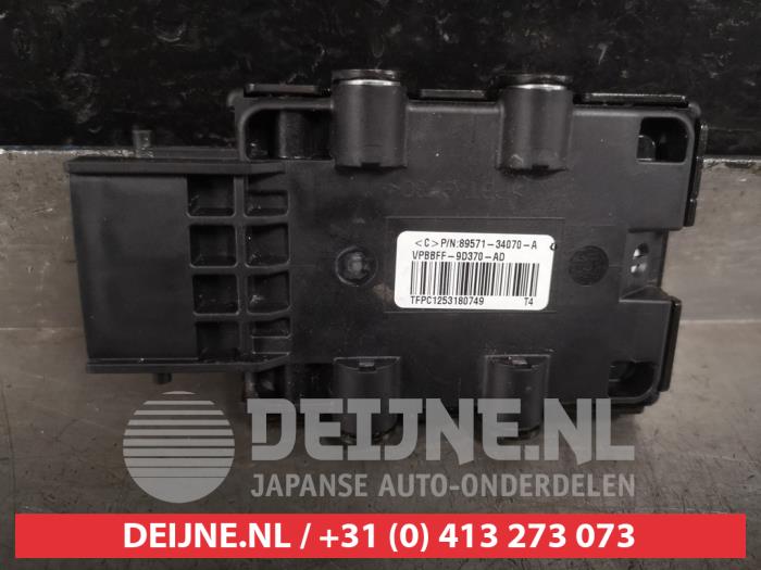 Elektrisk bränslemodul från en Toyota Yaris III (P13) 1.5 16V Dual VVT-iE 2018