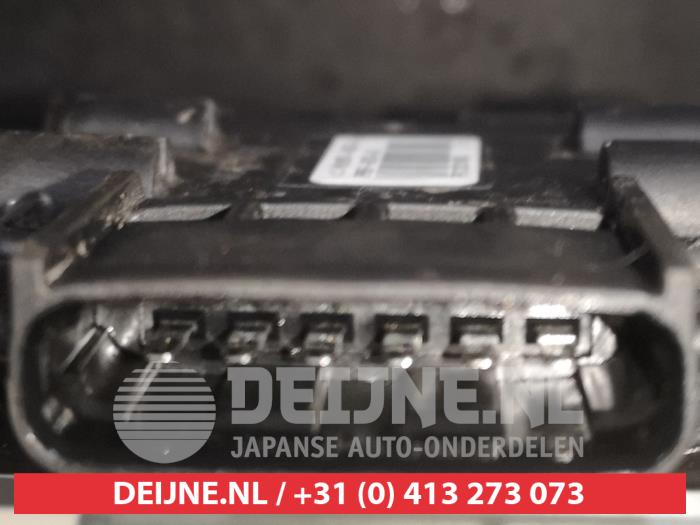 Elektrisk bränslemodul från en Toyota Yaris III (P13) 1.5 16V Dual VVT-iE 2018