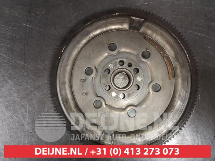 Svänghjul från en Nissan Qashqai (J11) 1.3 DIG-T 140 16V 2019