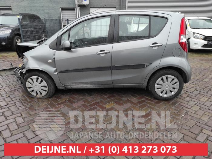 Sidofönster, vänster bak från en Suzuki Splash 1.0 12V 2010