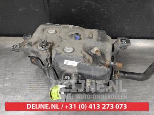 Gebruikte Ureumreservoir Mazda CX-5 II (KF) 2.2 SkyActiv-D 150 16V 2WD Prijs € 350,00 Margeregeling aangeboden door V.Deijne Jap.Auto-onderdelen BV
