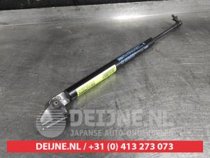 Gebruikte Amortisseur rechts-achter Mazda CX-5 I (KE,GH) 2.0 SkyActiv-G 16V 2WD Prijs op aanvraag aangeboden door V.Deijne Jap.Auto-onderdelen BV