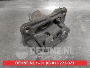 Gebruikte Remklauw (Tang) links-achter Mitsubishi Pajero Hardtop (V8/9) Prijs op aanvraag aangeboden door V.Deijne Jap.Auto-onderdelen BV