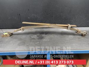 Begagnade Bakre bladfjäder Mitsubishi L-200 2.4 Clean Diesel 4WD Pris € 75,00 Marginaltabell erbjuds av V.Deijne Jap.Auto-onderdelen BV