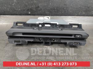 Gebruikte CD Speler Mazda CX-5 II (KF) 2.2 SkyActiv-D 150 16V 2WD Prijs op aanvraag aangeboden door V.Deijne Jap.Auto-onderdelen BV