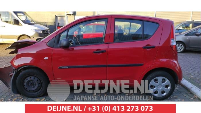 Sidofönster, vänster bak från en Suzuki Splash 1.0 12V 2012
