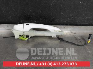 Begagnade Dörrhandtag, 4-dörrars, höger fram Hyundai Kona (OS) 39 kWh Pris € 35,00 Marginaltabell erbjuds av V.Deijne Jap.Auto-onderdelen BV