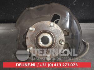 Gebruikte Fusee rechts-voor Mazda CX-3 (DJ/DK) 1.8 Skyactiv D 115 16V Prijs € 150,00 Margeregeling aangeboden door V.Deijne Jap.Auto-onderdelen BV