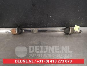 Używane Os napedowa prawy przód Nissan Note (E11) 1.4 16V Cena € 25,00 Procedura marży oferowane przez V.Deijne Jap.Auto-onderdelen BV