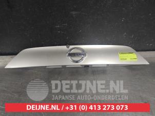 Gebruikte Handgreep Achterklep Nissan Qashqai (J11) 1.2 DIG-T 16V Prijs € 50,00 Margeregeling aangeboden door V.Deijne Jap.Auto-onderdelen BV