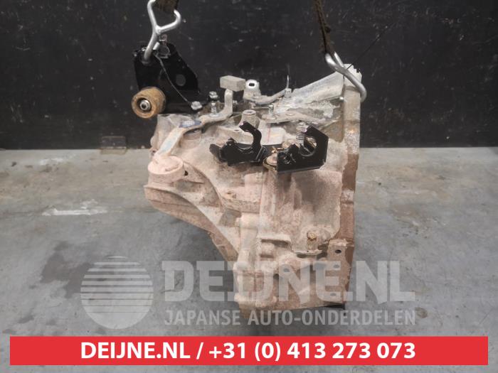 Växellåda från en Toyota Yaris III (P13) 1.5 16V Dual VVT-iE 2019