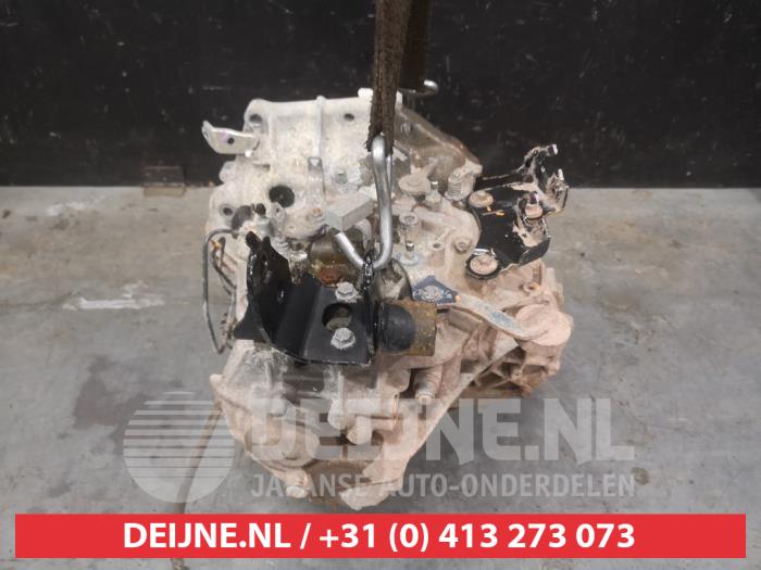 Växellåda från en Toyota Yaris III (P13) 1.5 16V Dual VVT-iE 2019