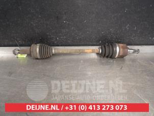 Gebruikte Aandrijfas links-voor Kia Soul I (AM) 1.6 CVVT 16V Prijs € 75,00 Margeregeling aangeboden door V.Deijne Jap.Auto-onderdelen BV